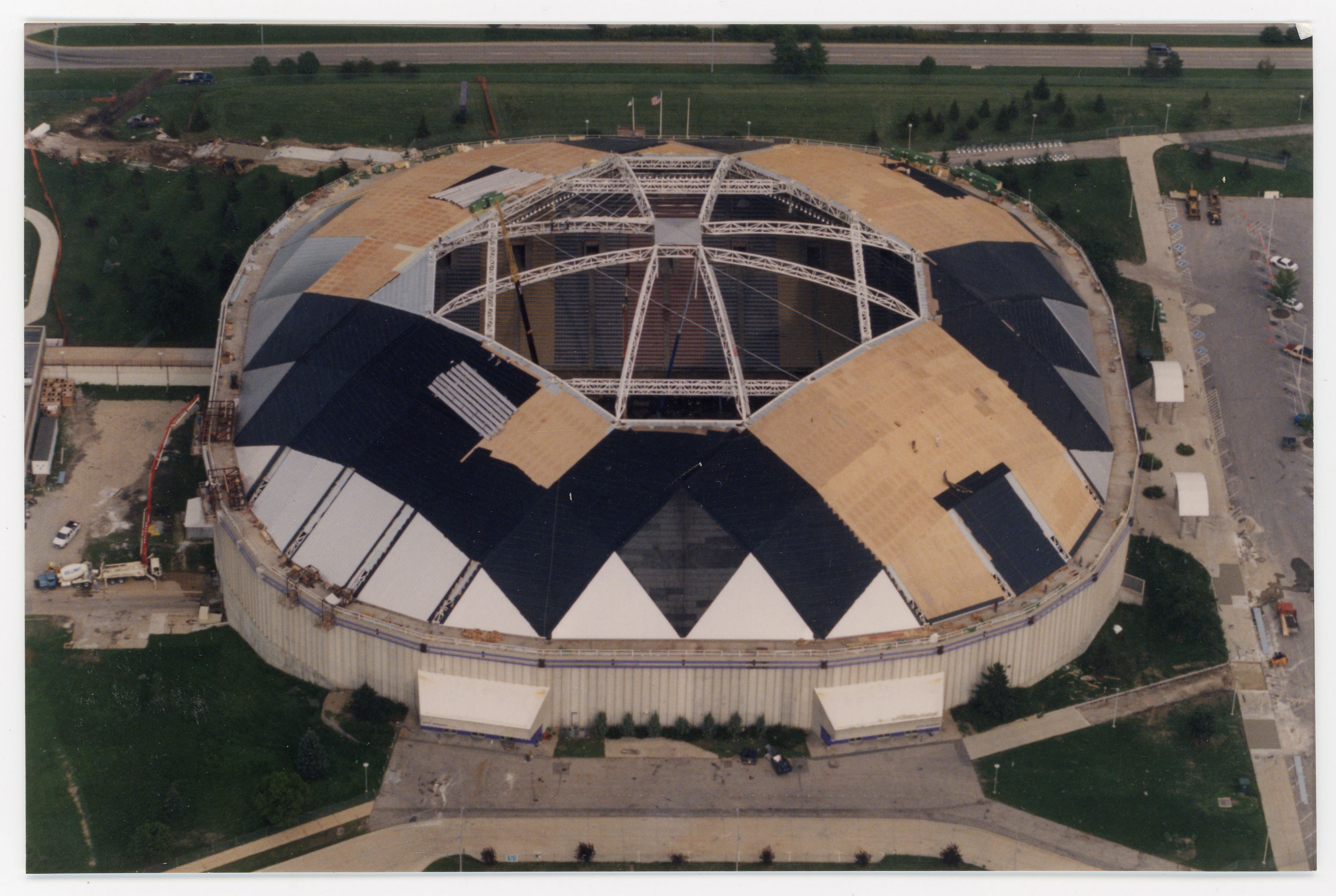 Aerial view of the UNI-Dome roof construction