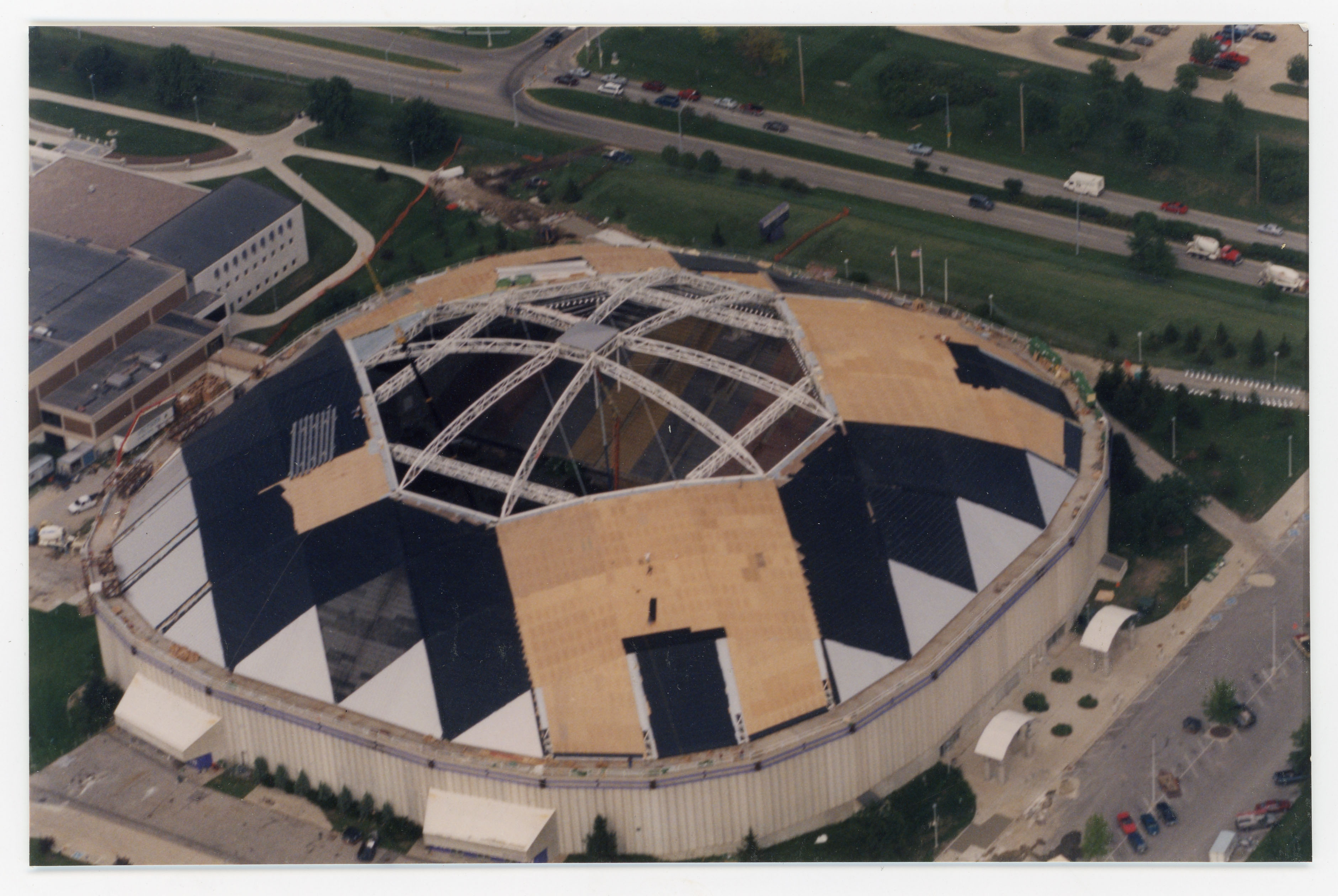 Aerial view of the UNI-Dome roof construction