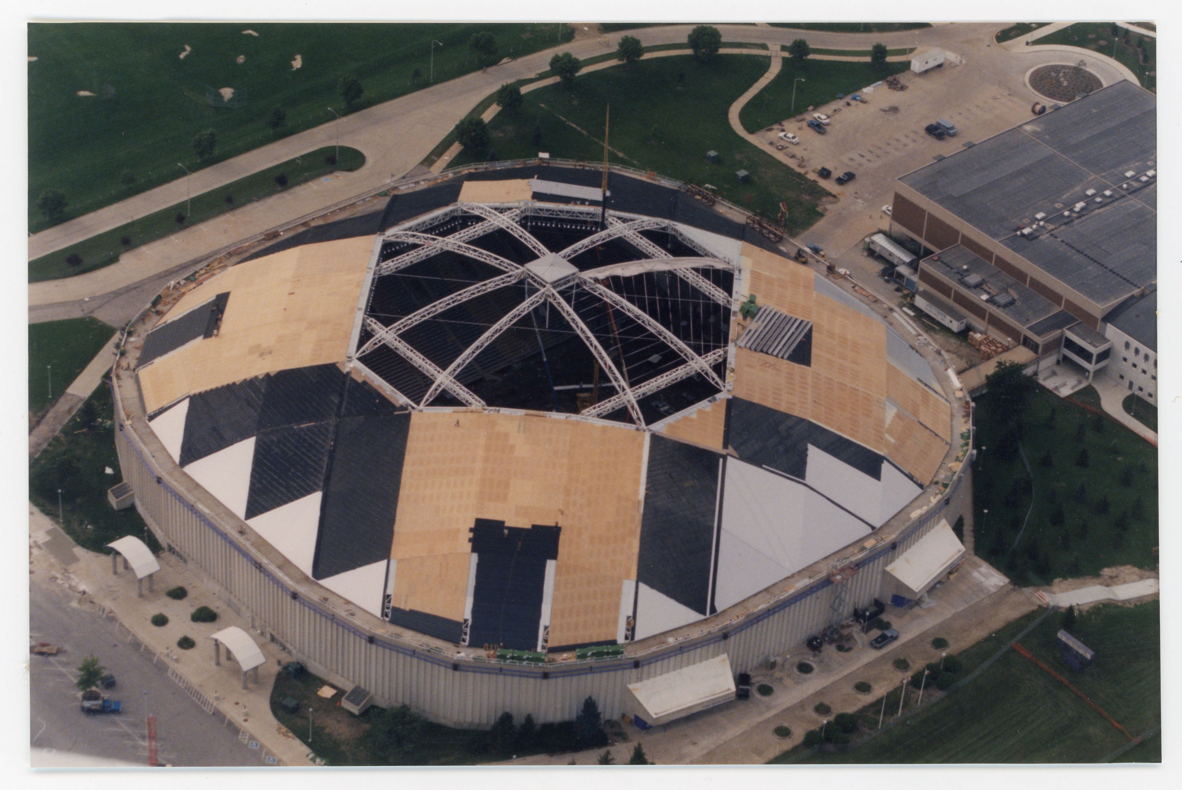 Aerial view of the UNI-Dome roof construction