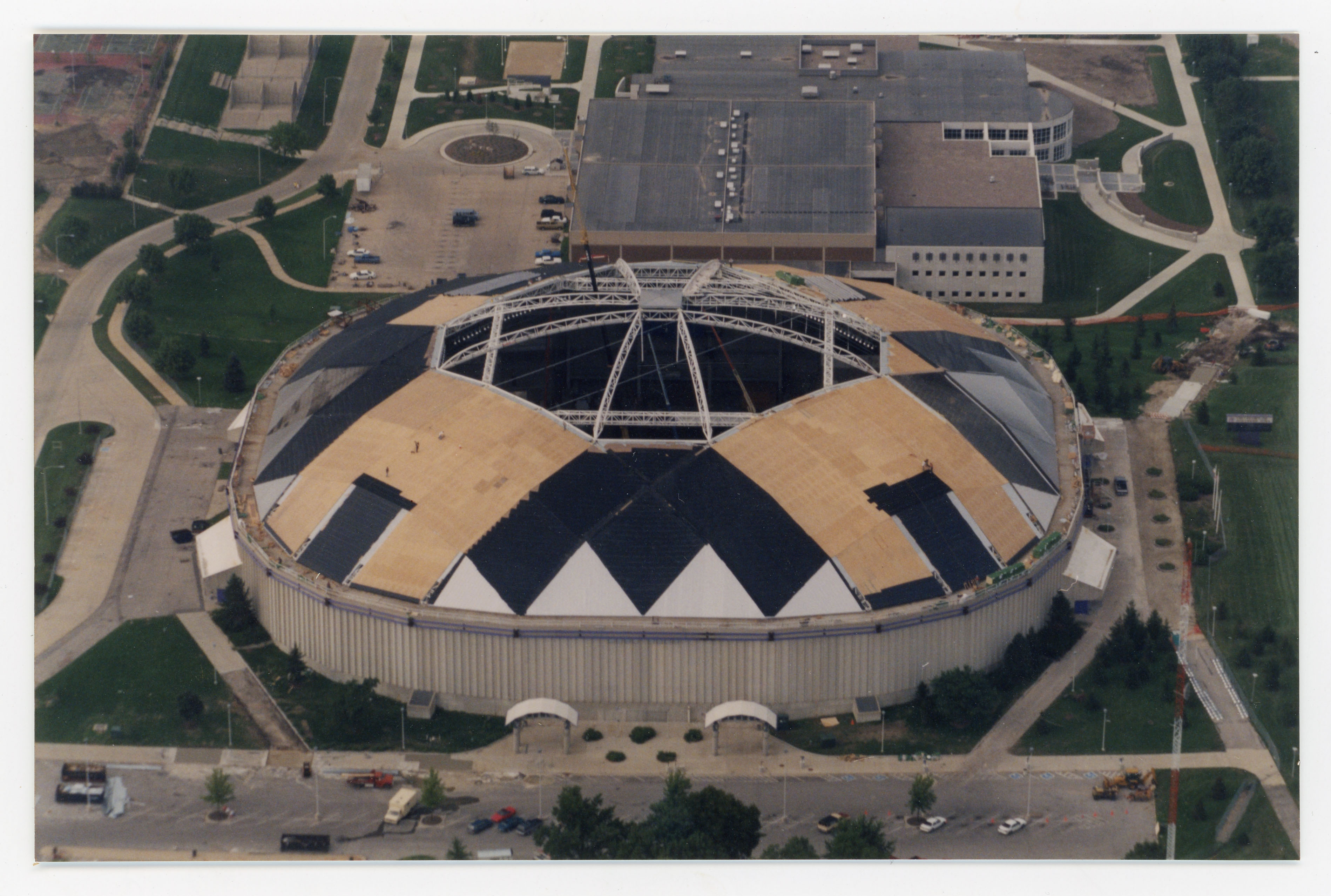 Aerial view of the UNI-Dome roof construction