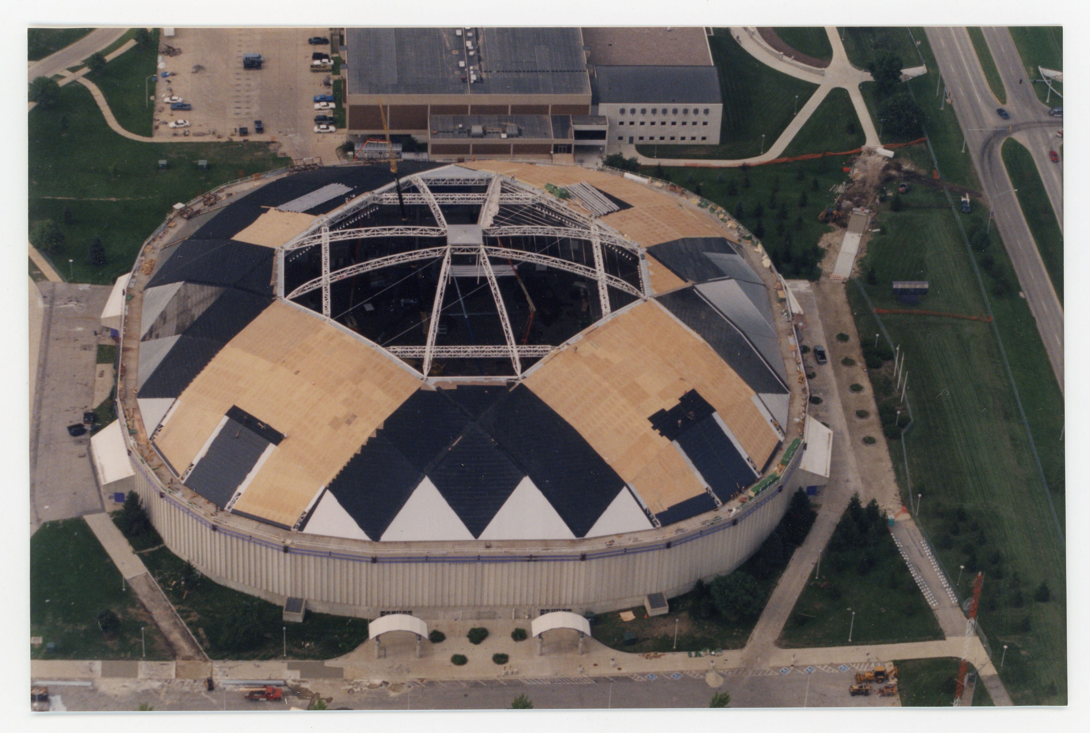 Aerial view of the UNI-Dome roof construction