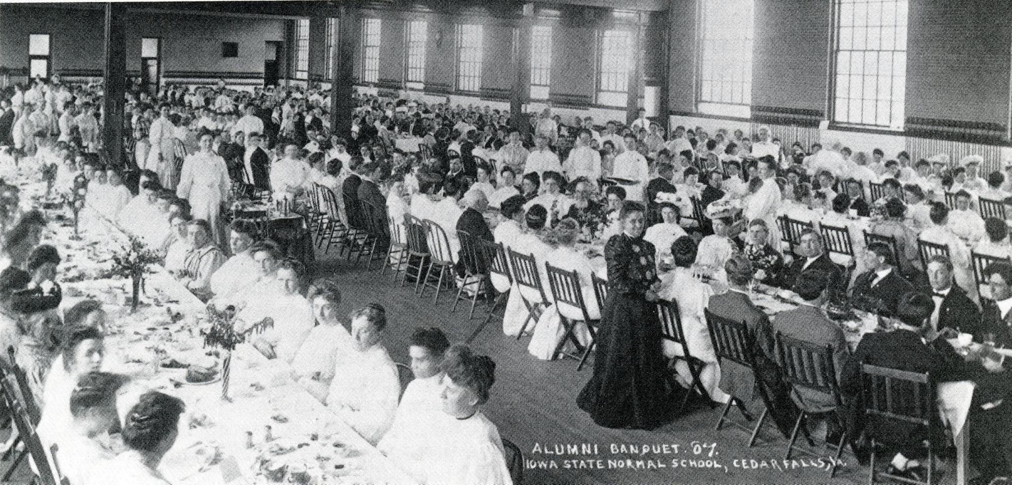 Alumni banquet in the Gymnasium