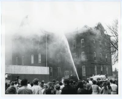 Crowd gathered to watch the fire in the Old Gilchrist Hall