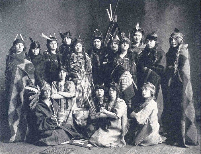 Sioux Club in costume, 1916.