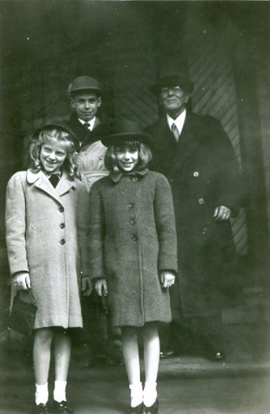 Frank Merchant and Wellborn children